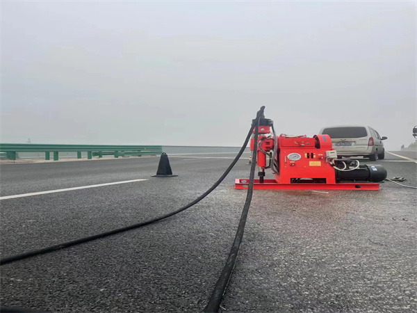 伊宁市马路路基路面开裂下沉注浆加固灌浆